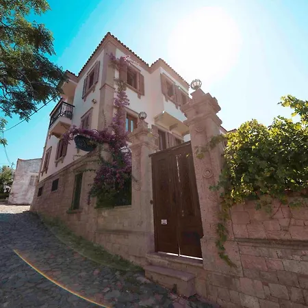 Cunda Tas ホテル *