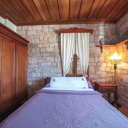 Cunda Tas Hotel *