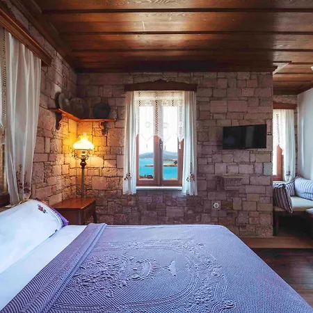 Cunda Tas Hotel