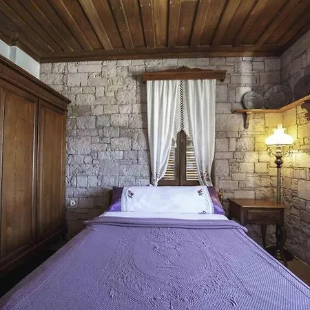 Cunda Tas Ayvalı
