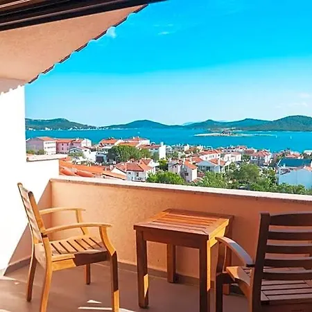Cunda Tas Ayvalı