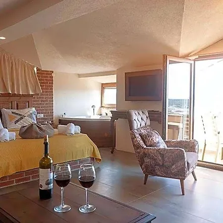 Hotel Cunda Tas *